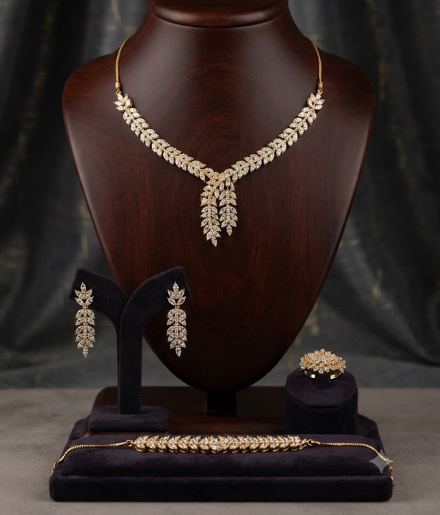 Golden Laurel Jewelry Set Complete 4-Piece Collection